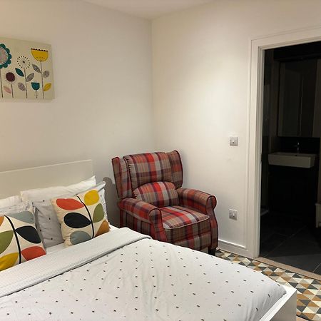 Modern En-Suite Room And Self Catering In London Eksteriør billede