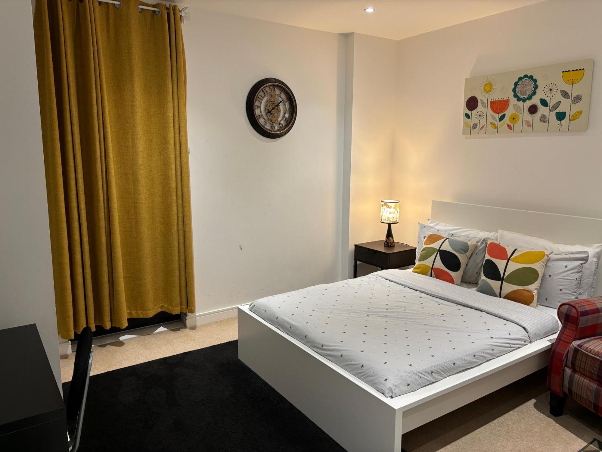 Modern En-Suite Room And Self Catering In London Eksteriør billede