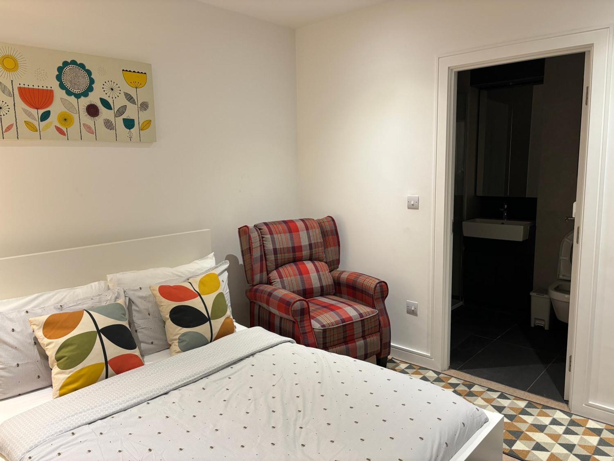 Modern En-Suite Room And Self Catering In London Eksteriør billede